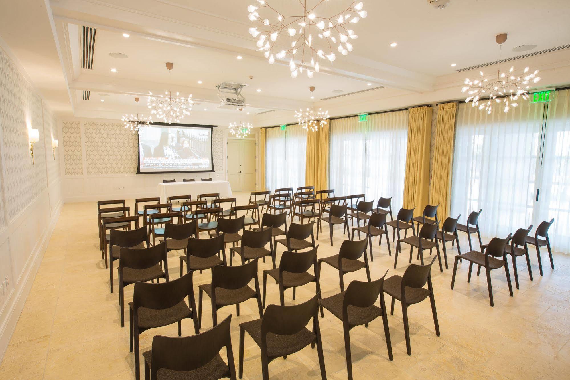 The Island House Hotel Насау Екстериор снимка